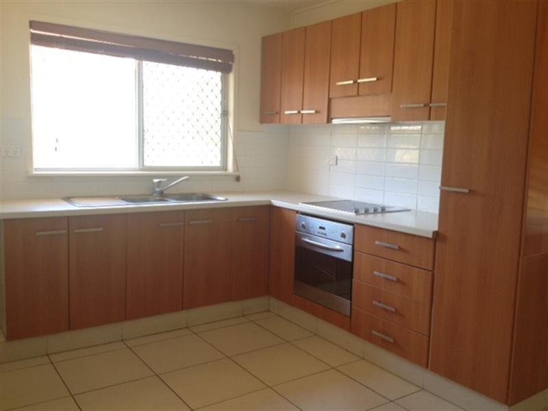 1/24 Wentworth St, Centenary Heights QLD 4350