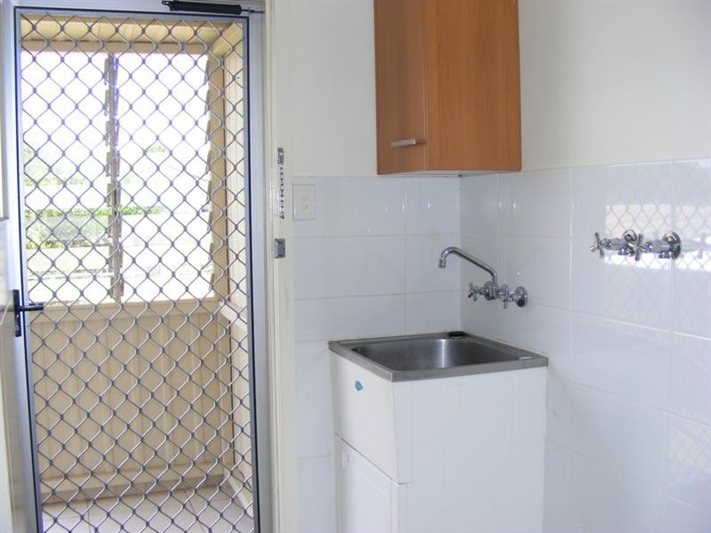 1/24 Wentworth St, Centenary Heights QLD 4350