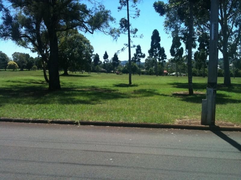 1/24 Wentworth St, Centenary Heights QLD 4350