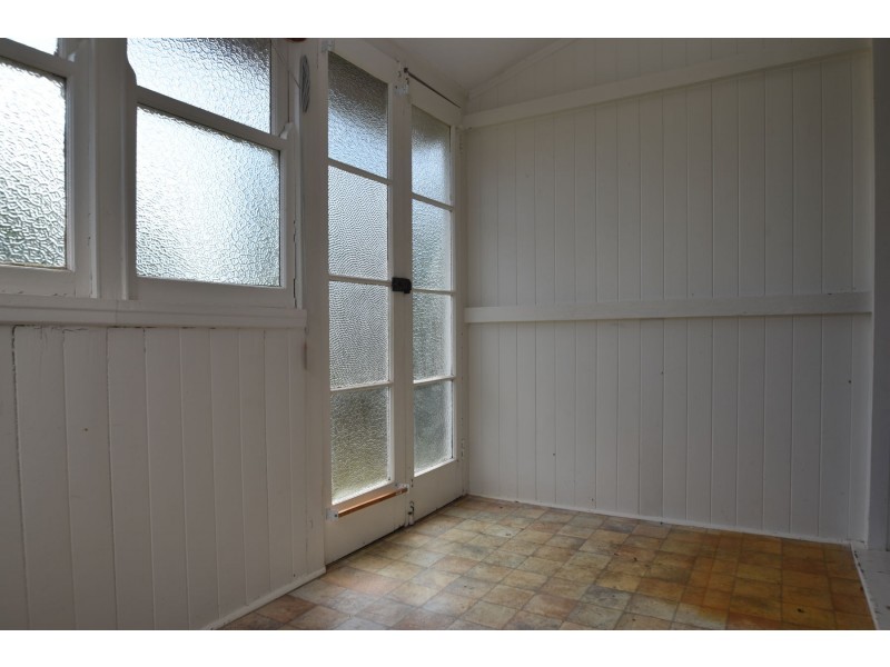 6 Parkinson St, South Toowoomba QLD 4350