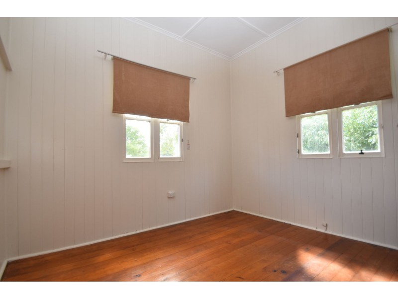 6 Parkinson St, South Toowoomba QLD 4350