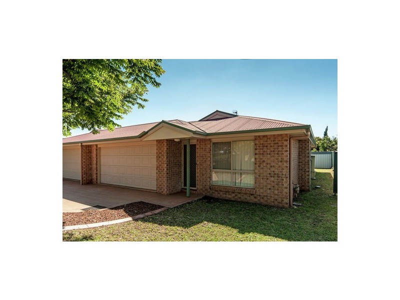 2/380 West St, Kearneys Spring QLD 4350