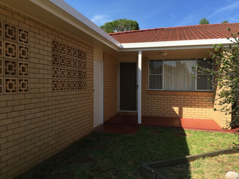 2/16 Bryan Street, Darling Heights QLD 4350
