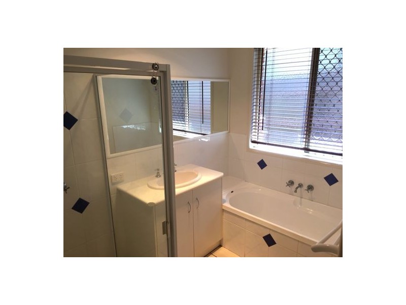 1/24 Dalzell Cres, Darling Heights QLD 4350