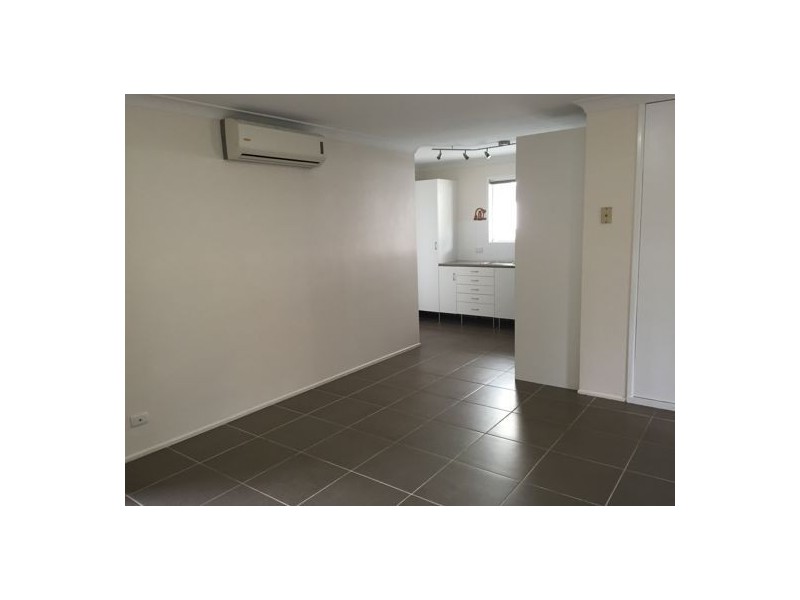 2/2 Doncaster Street, Newtown QLD 4350
