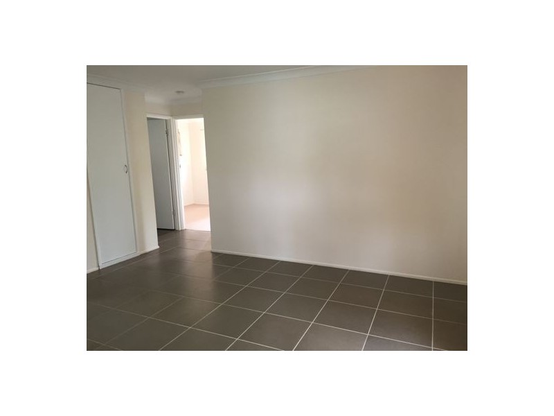 2/2 Doncaster Street, Newtown QLD 4350