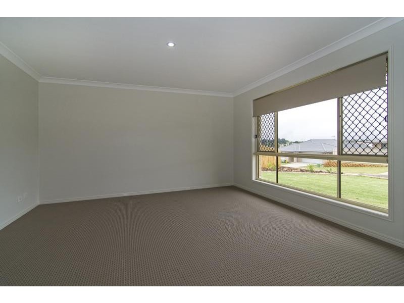 19 Sweeney Street, Kearneys Spring QLD 4350
