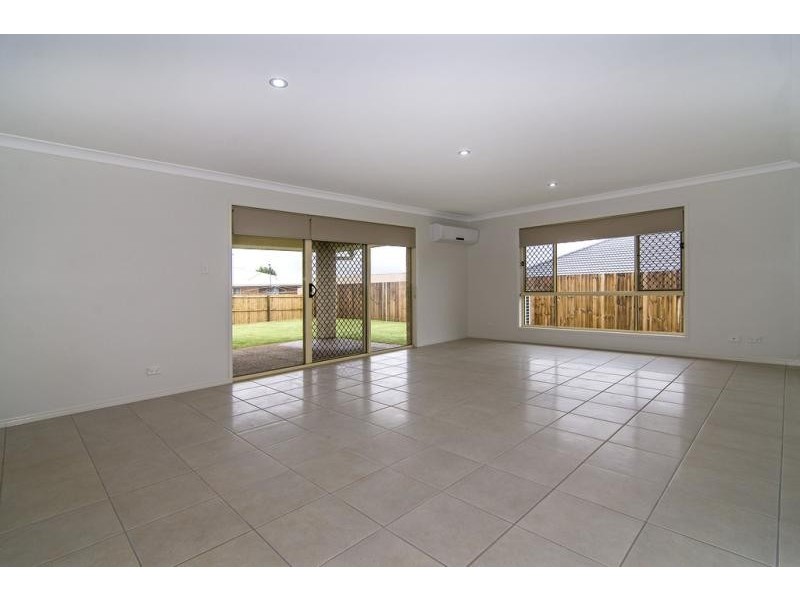 19 Sweeney Street, Kearneys Spring QLD 4350