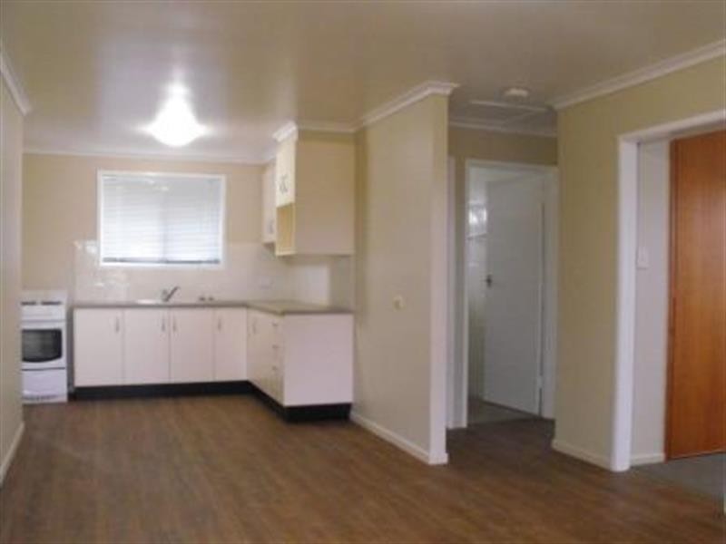 2/9 Bullock St, Rockville QLD 4350