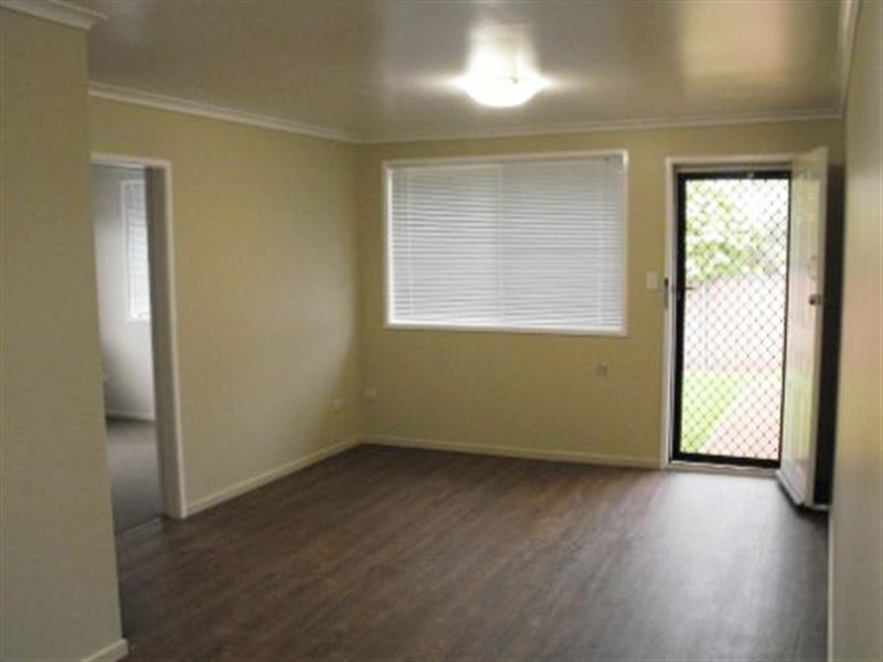 2/9 Bullock St, Rockville QLD 4350