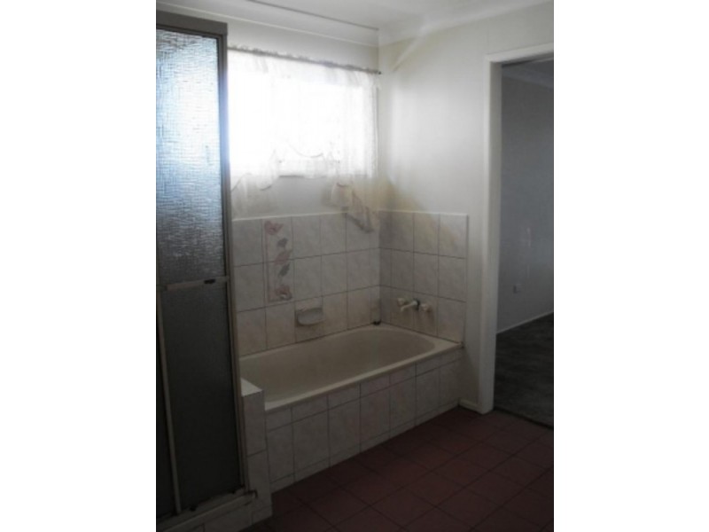 103 Glenvale Rd, Newtown QLD 4350