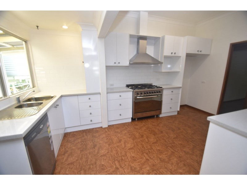 39 Curzon Street, East Toowoomba QLD 4350