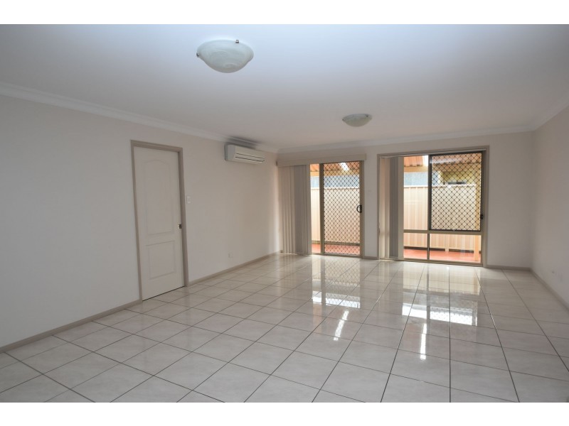 2/48 Cortess St, Kearneys Spring QLD 4350