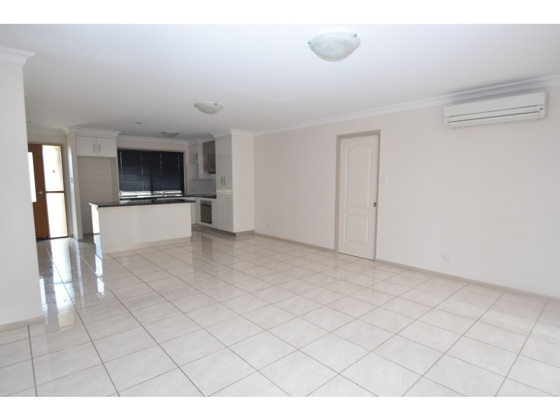 2/48 Cortess St, Kearneys Spring QLD 4350