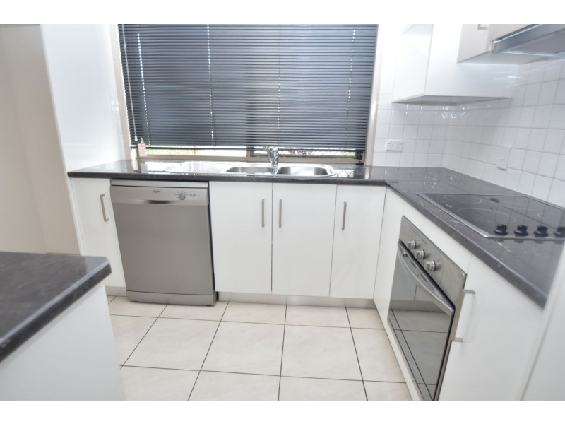 2/48 Cortess St, Kearneys Spring QLD 4350