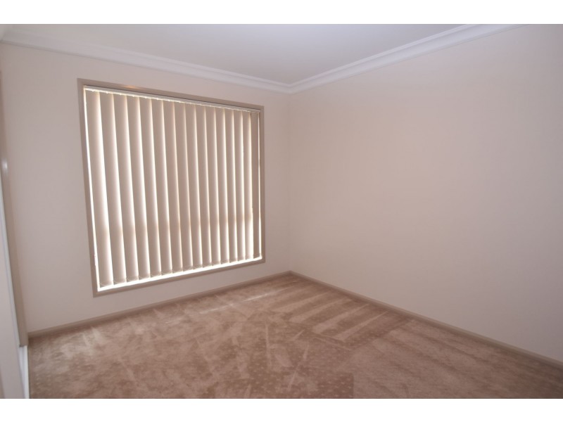2/48 Cortess St, Kearneys Spring QLD 4350