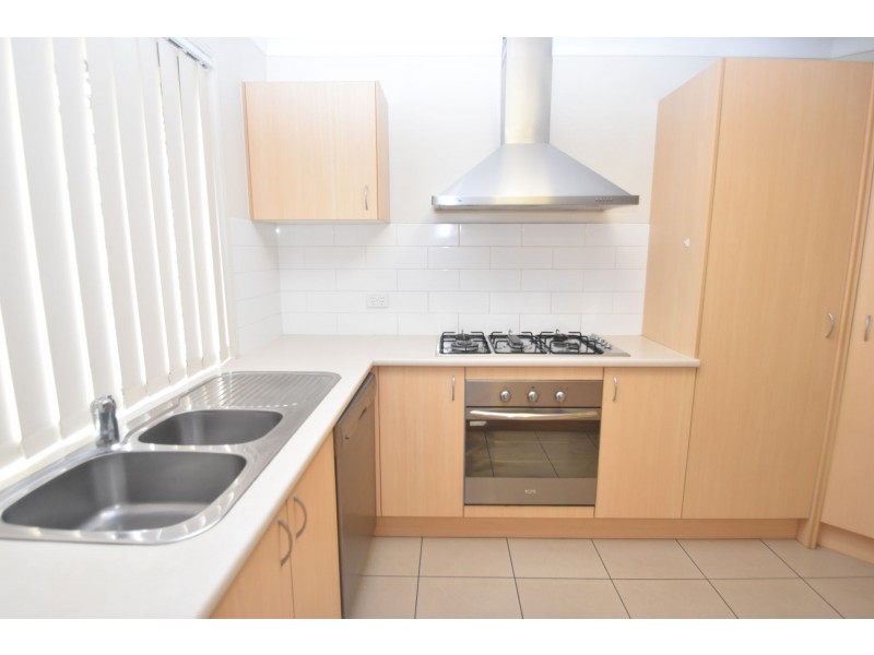 1/86C Hogg Street, Rockville QLD 4350