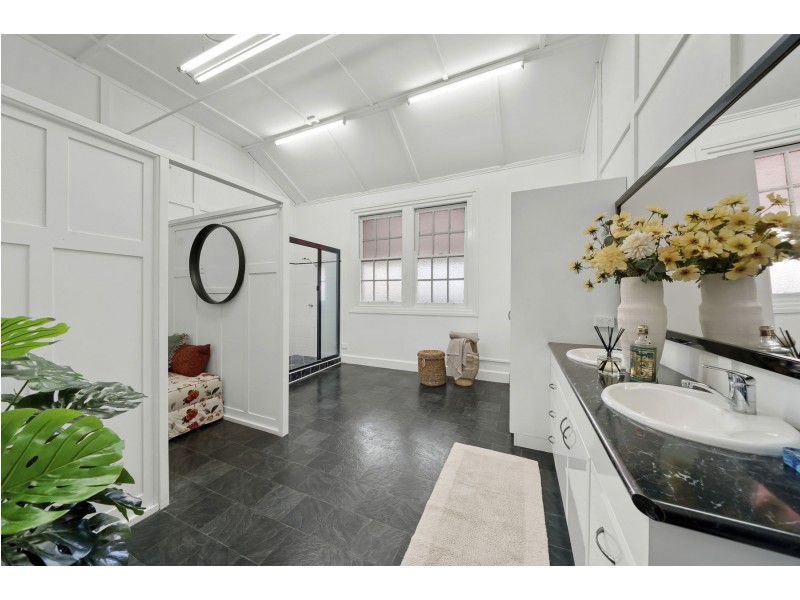 403-405 Ruthven Street, Toowoomba City QLD 4350