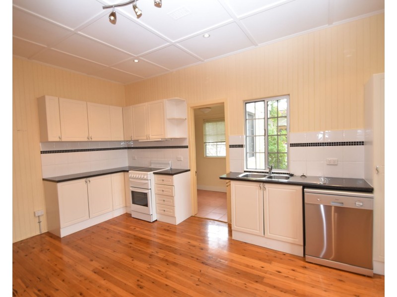 22 Helen Street, Newtown QLD 4350
