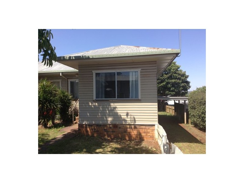 2/2 Katherine St, North Toowoomba QLD 4350