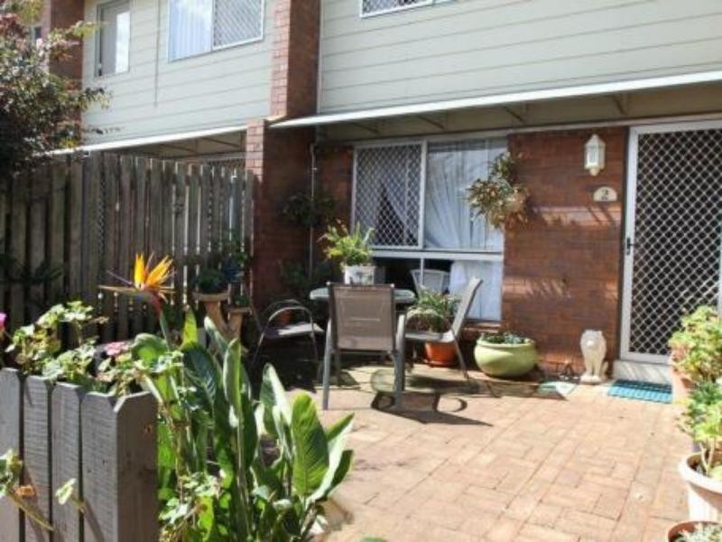 2/6 Obrien St, Harlaxton QLD 4350