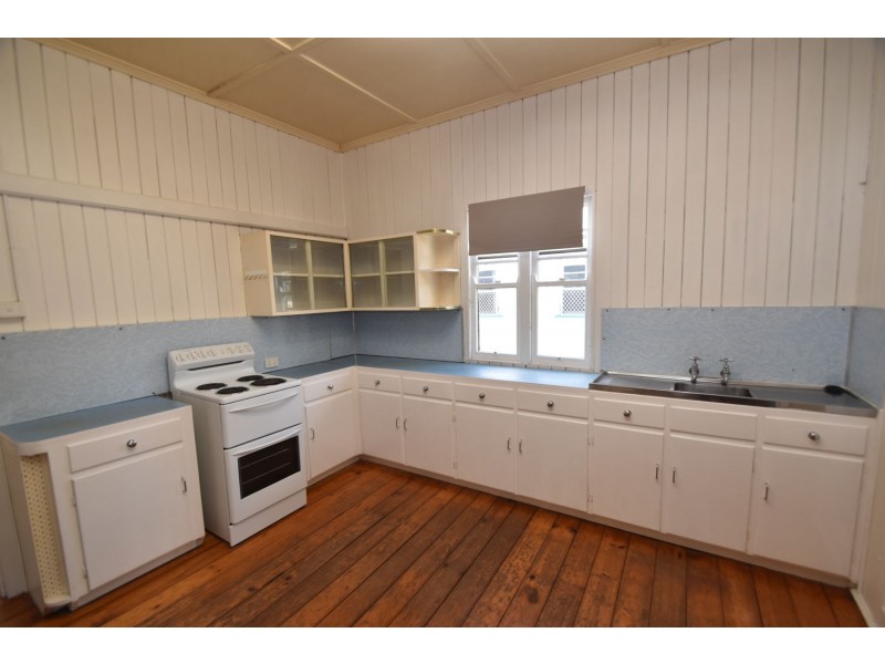 170 Taylor Street, Newtown QLD 4350