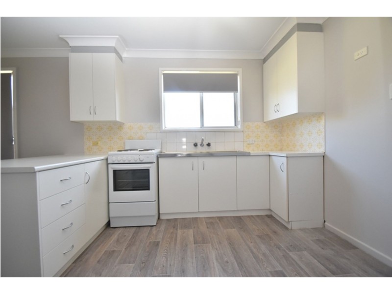 2/7 Marigold Street, Centenary Heights QLD 4350