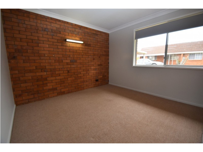 2/7 Marigold Street, Centenary Heights QLD 4350