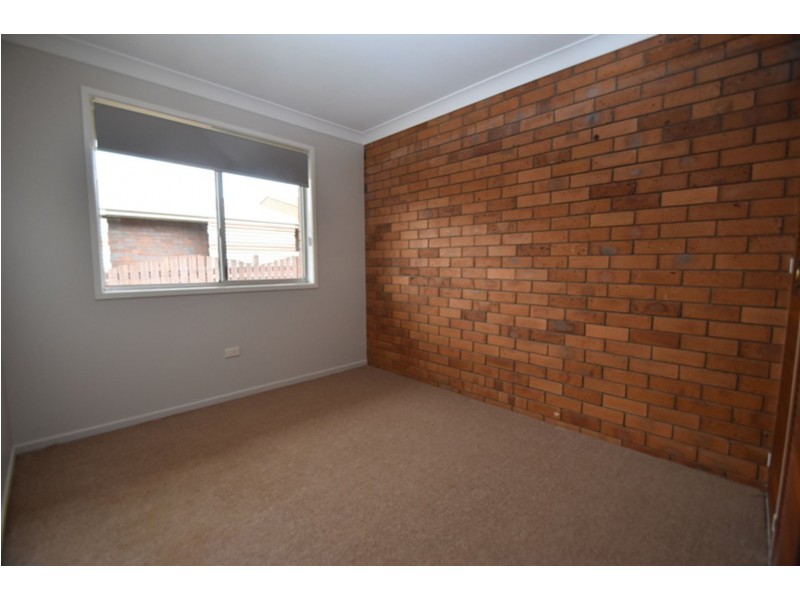 2/7 Marigold Street, Centenary Heights QLD 4350