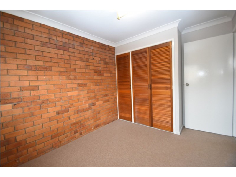 2/7 Marigold Street, Centenary Heights QLD 4350