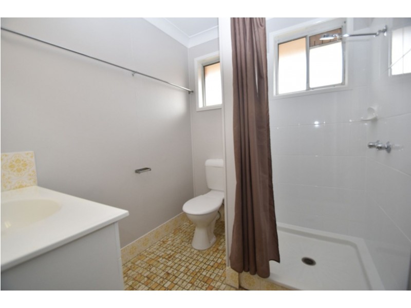 2/7 Marigold Street, Centenary Heights QLD 4350