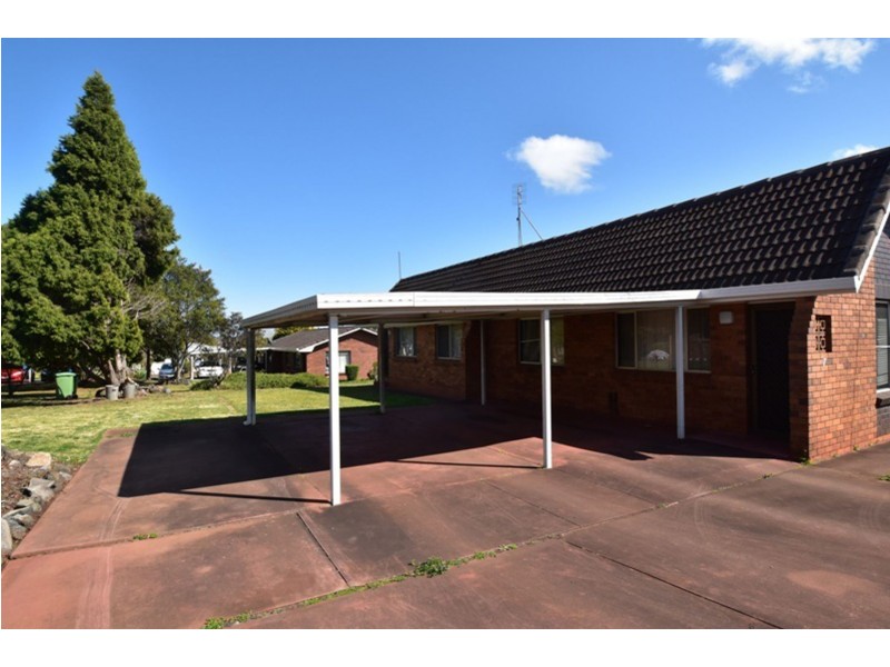 2/7 Marigold Street, Centenary Heights QLD 4350