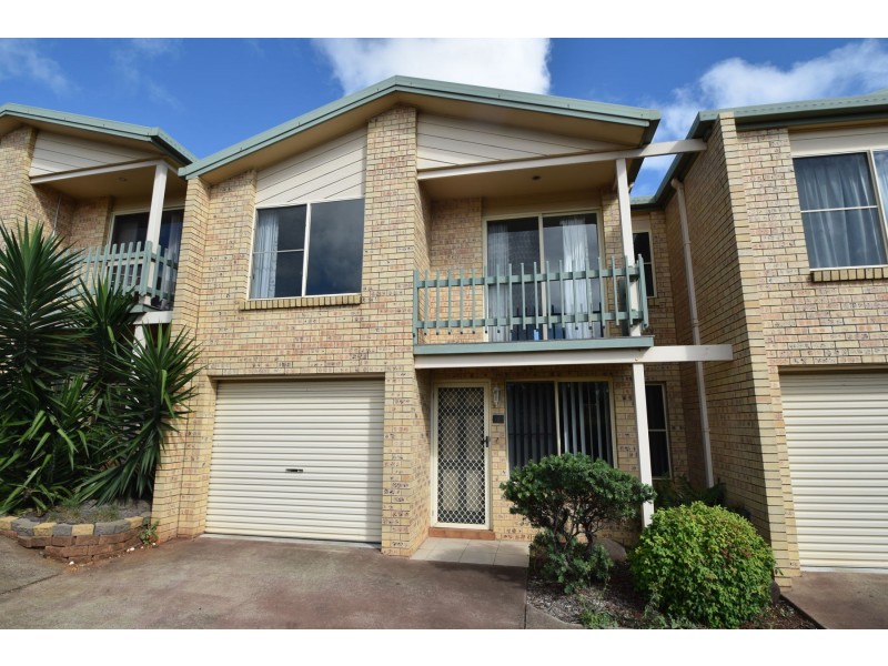 4/212 James Street, South Toowoomba QLD 4350