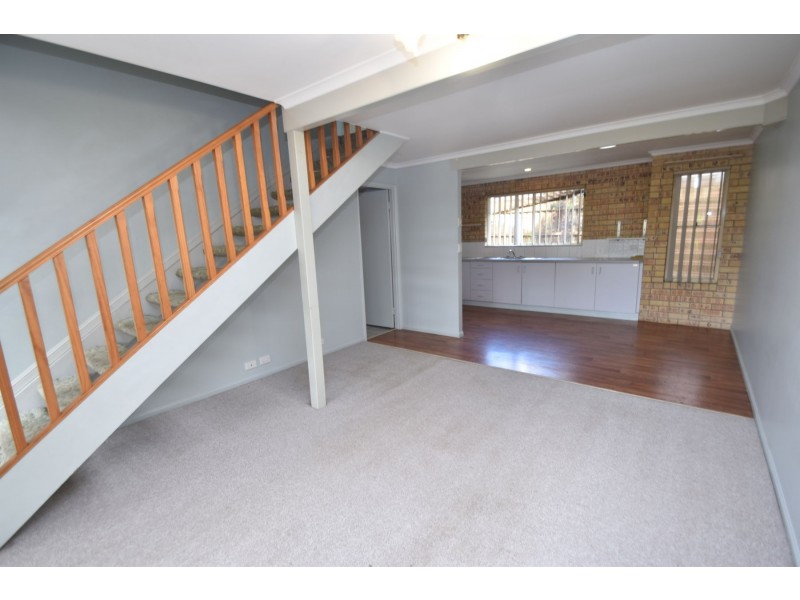 4/212 James Street, South Toowoomba QLD 4350