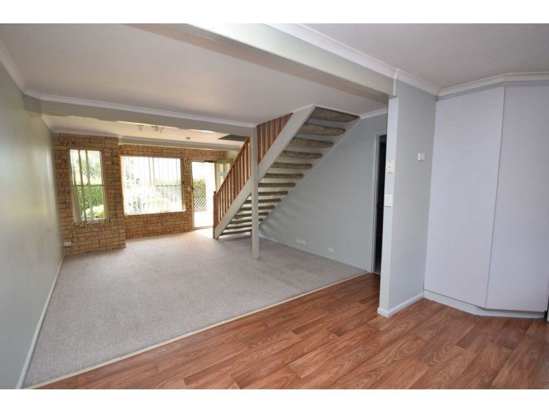 4/212 James Street, South Toowoomba QLD 4350