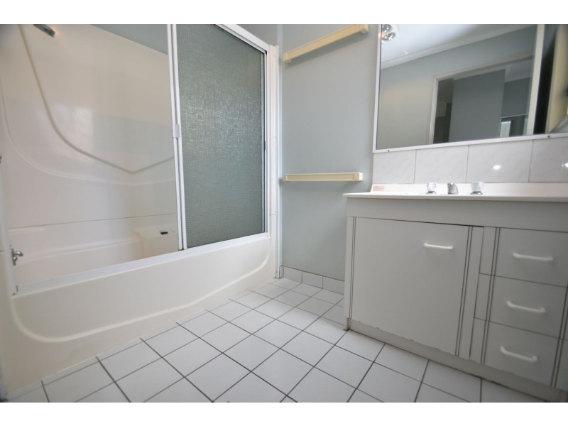 4/212 James Street, South Toowoomba QLD 4350