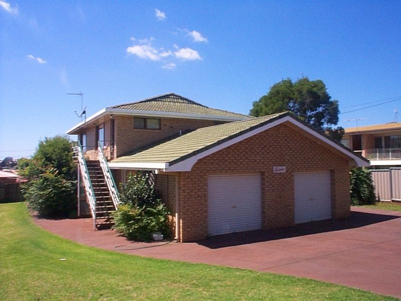 2/58 Noll  St, Kearneys Spring QLD 4350