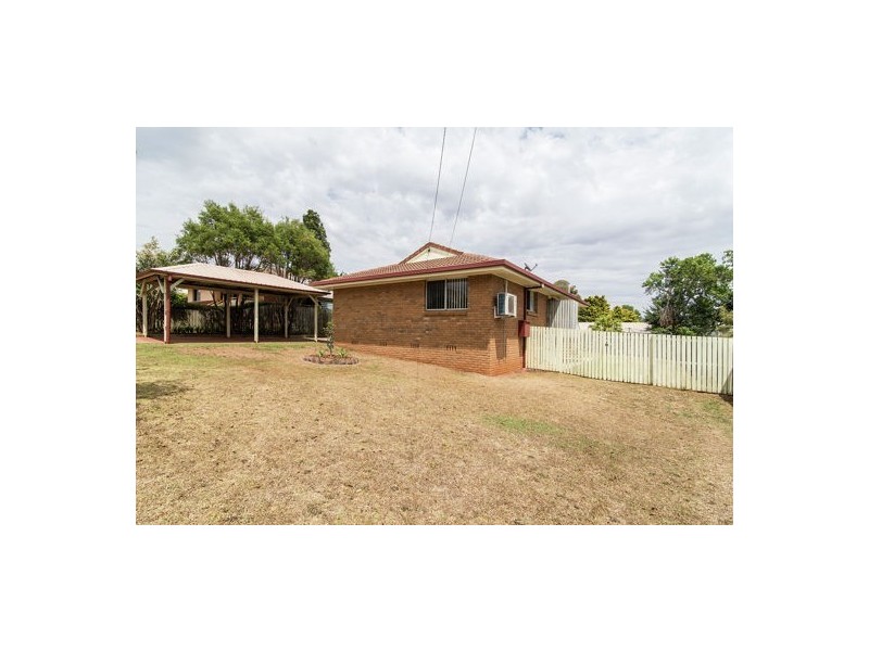 15 Festival St, Rockville QLD 4350