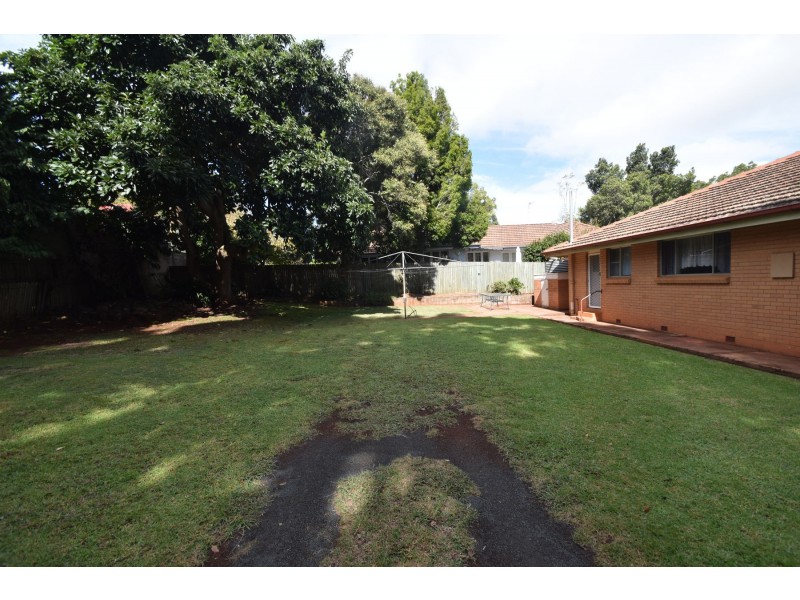 76A Curzon Street, East Toowoomba QLD 4350
