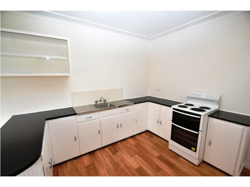 2/20 Glendower Street, Mount Lofty QLD 4350