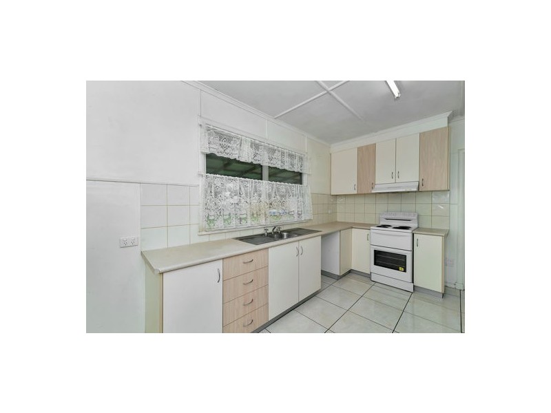 28 Davidson St, Oakey QLD 4401