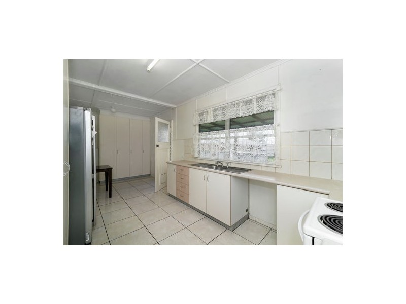 28 Davidson St, Oakey QLD 4401