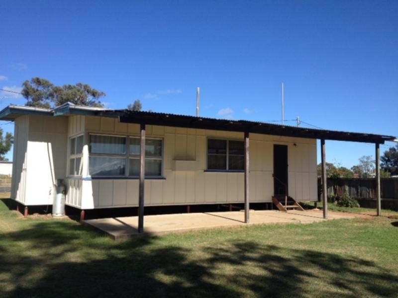 28 Davidson St, Oakey QLD 4401