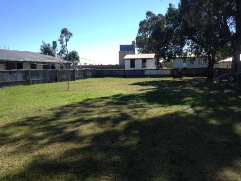28 Davidson St, Oakey QLD 4401