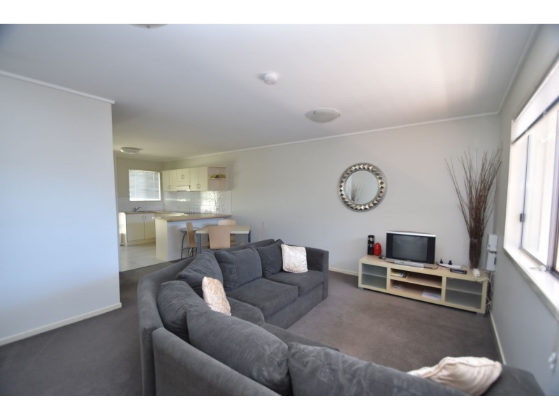 1/267a Geddes Street, Centenary Heights QLD 4350