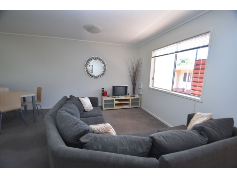 1/267a Geddes Street, Centenary Heights QLD 4350