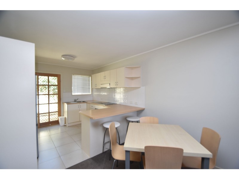 1/267a Geddes Street, Centenary Heights QLD 4350