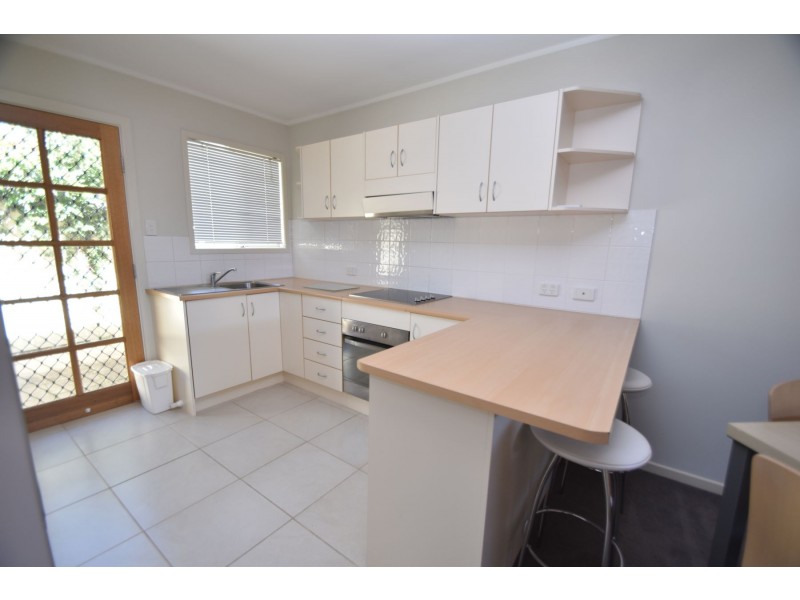 1/267a Geddes Street, Centenary Heights QLD 4350