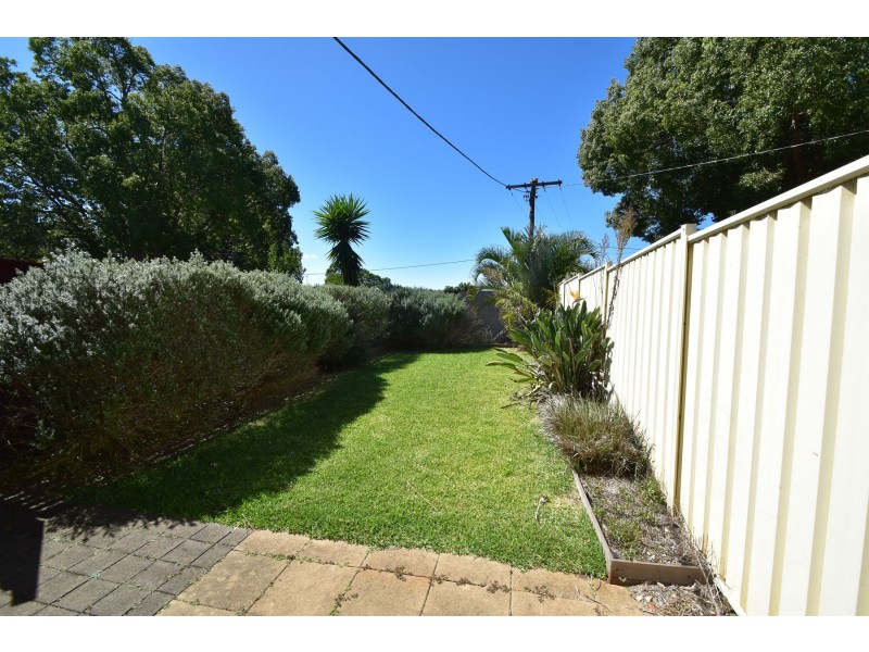 1/267a Geddes Street, Centenary Heights QLD 4350