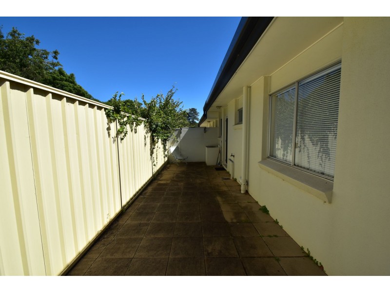 1/267a Geddes Street, Centenary Heights QLD 4350